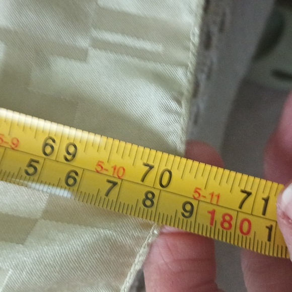 HERMES NWT silk/wool blend stole - 70x27. Limited mint green perfect cond - Picture 8 of 11